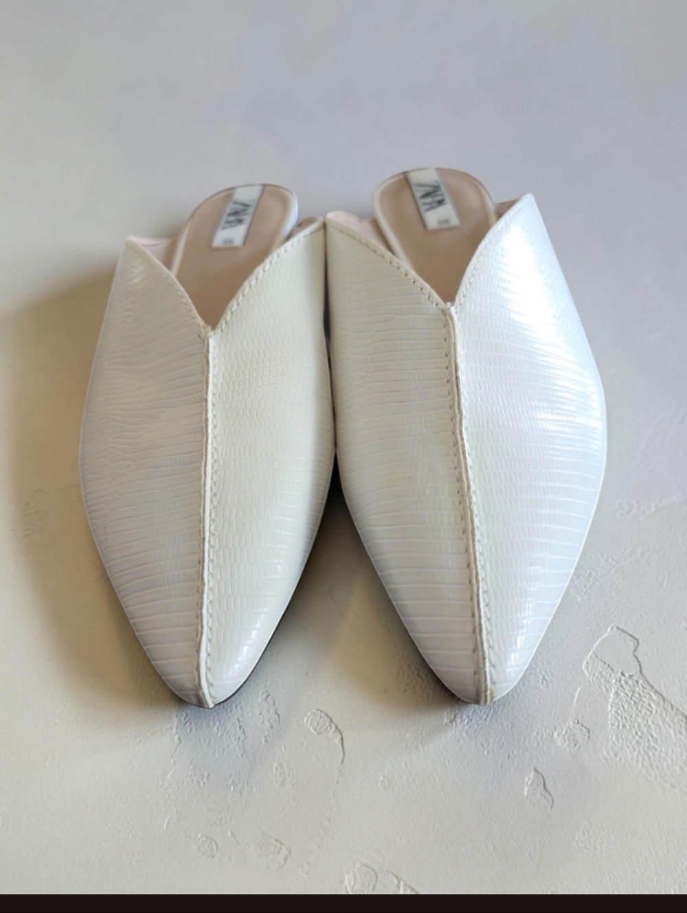 ZARA White Textured Pointed-Toe Mule Flats - Women's